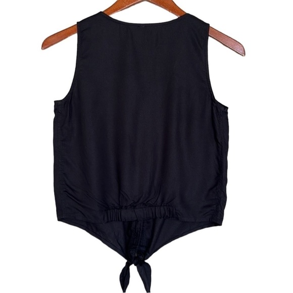 Japna Black Button Down Front Knot Tie Sleeveless Cropped Top NWT - Picture 3 of 7